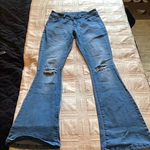 Boho flare jeans 🌸